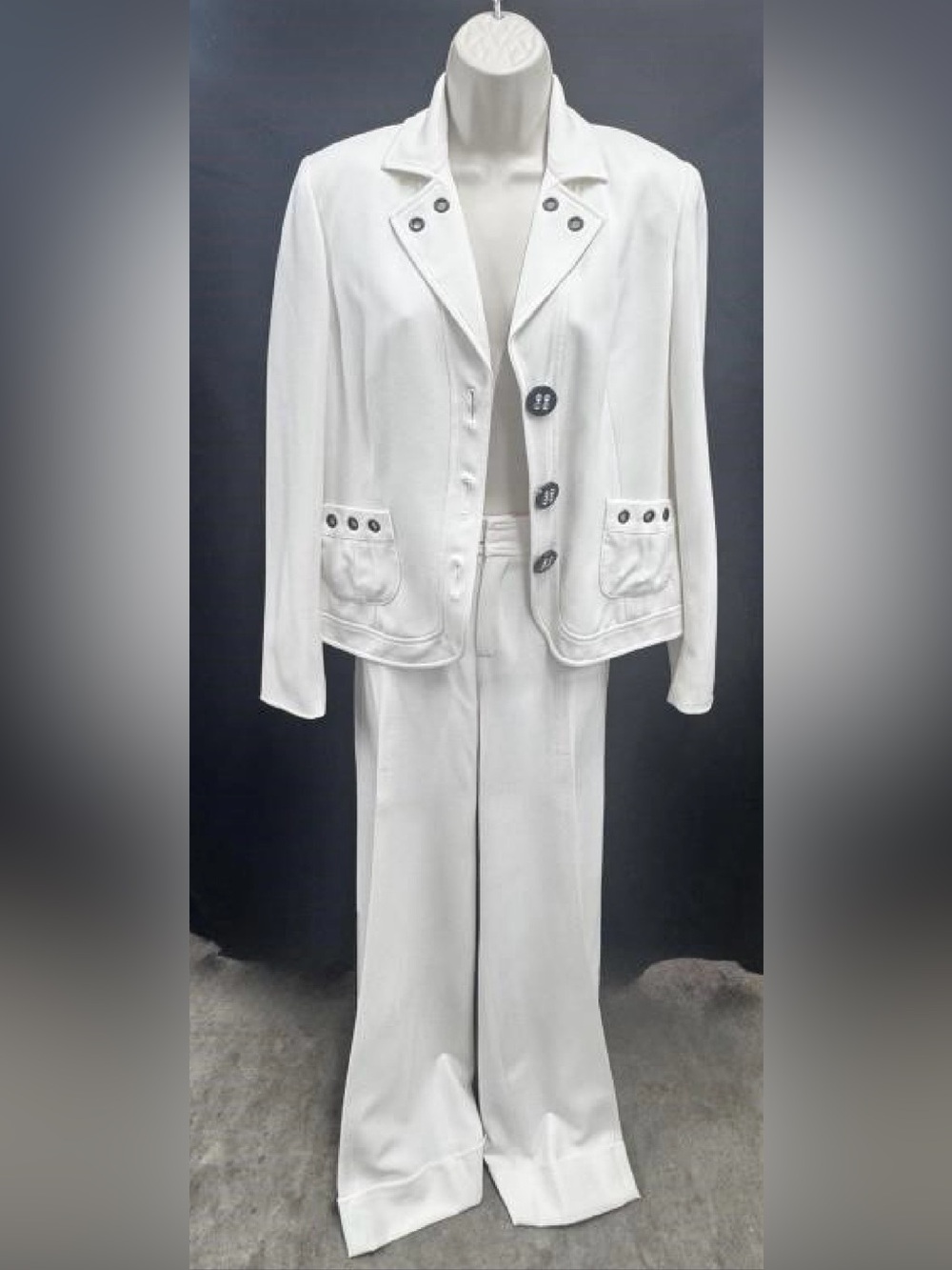 White Women's Two-Piece Pants Suit- Blazer & Wide-Leg Trousers by Penta Vintage